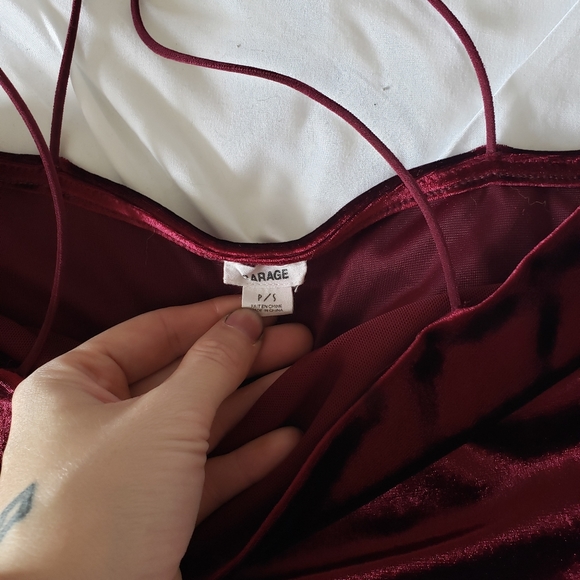 3/25$ Red crop top - Picture 2 of 2